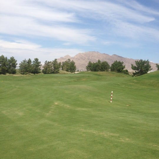รูปภาพถ่ายที่ Royal Links Golf Club โดย Ryan B. เมื่อ 9/5/2012