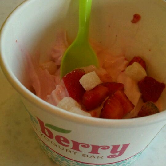 Photo taken at Brrrberry Frozen Yogurt by Heather M. on 9/8/2011