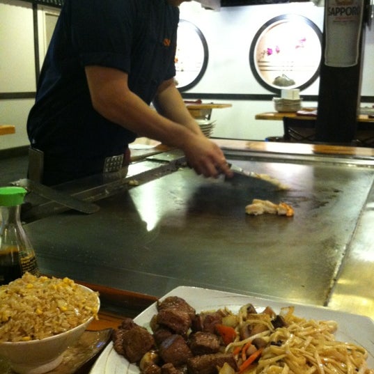 4/23/2012にJessica B.がOsaka Japanese Steakhouse &amp; Sushi Barで撮った写真