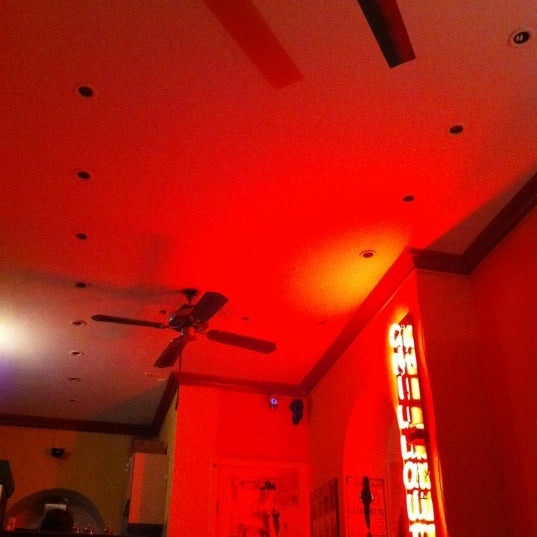 Foto diambil di Chillout Hostel &amp; Cafe oleh Rebekka M. pada 4/27/2012
