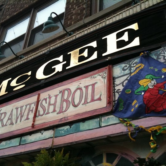 Foto tirada no(a) McGee&#39;s Tavern &amp; Grille por CJ U. em 5/14/2011