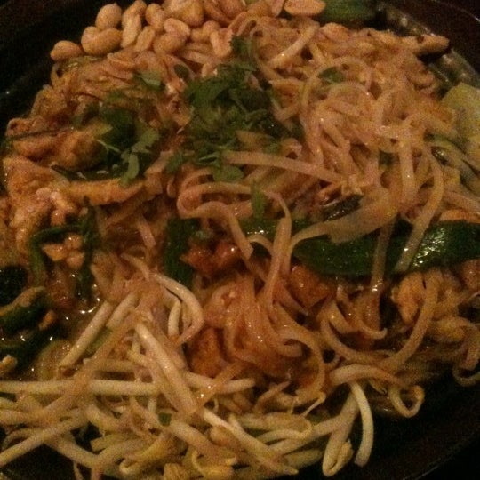 Photo taken at Wang Gang Asian Eats by Jessica on 10/4/2011
