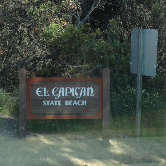 Foto diambil di El Capitan State Campground oleh Millie A. pada 5/20/2012.
