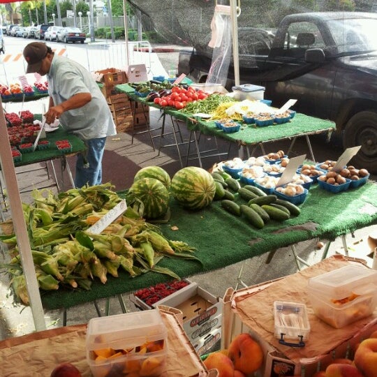 8/16/2012에 Omari E.님이 North Park Farmers&#39; Market에서 찍은 사진