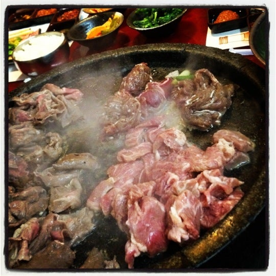 5/20/2012 tarihinde Jia D.ziyaretçi tarafından Hae Jang Chon Korean BBQ Restaurant'de çekilen fotoğraf