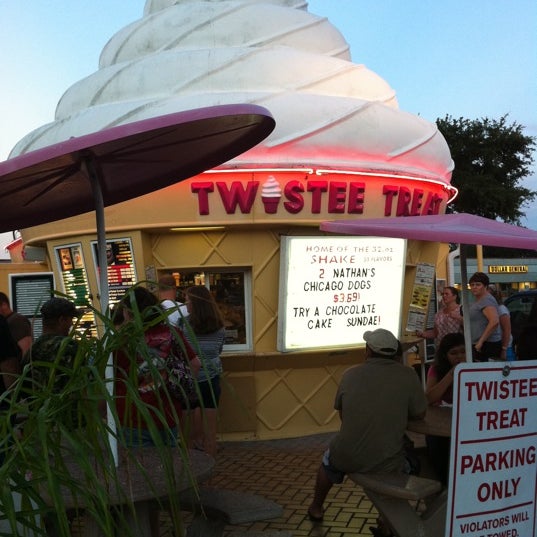 Twistee Treat Ice Cream Parlor in Lakeland