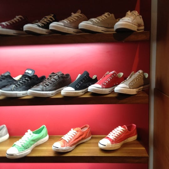 tienda converse en sambil