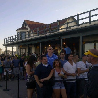 Foto diambil di D&#39;Jais Oceanview Bar &amp; Cafe oleh BonSolid pada 6/23/2012