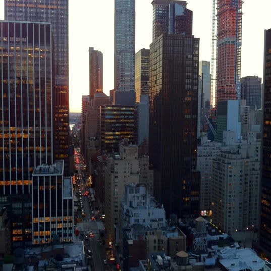 6/1/2012 tarihinde Ivan S.ziyaretçi tarafından Gotham Lounge'de çekilen fotoğraf