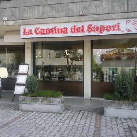 Foto tirada no(a) La Cantina dei Sapori por Michele F. em 5/3/2012