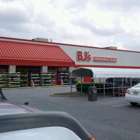 BJ's Wholesale Club Warehouse or Wholesale Store