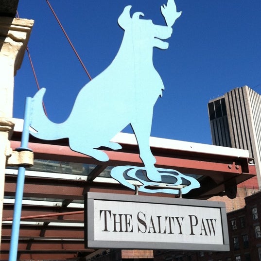 3/7/2011にThe Salty PawがThe Seaport Pawで撮った写真