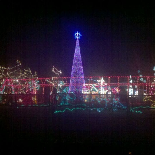 Bentleyville "Tour of Lights" (Now Closed) Arts and Entertainment in