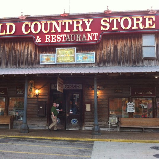 Photo taken at Brooks Shaw&#39;s Old Country Store &amp; Restaurant by Reyannan M. on 5/15/2012