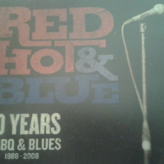 Foto tirada no(a) Red Hot &amp; Blue  -  Barbecue, Burgers &amp; Blues por Whitney B. em 10/1/2011