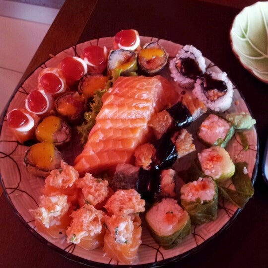 Foto tirada no(a) Zensei Sushi por Guilherme Y. em 7/17/2012