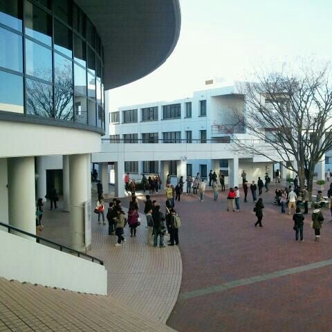 Fotos En 明治学院大学 横浜キャンパス 6号館 戸塚区 1 Tip De 176 Visitantes