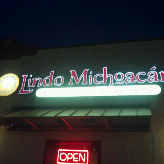Photo taken at Michoacán Gourmet Mexican Restaurant by Shean 7. on 9/17/2011