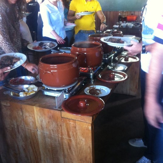 รูปภาพถ่ายที่ Casimiros Boteco Gourmet โดย Rogerio A. เมื่อ 6/9/2012