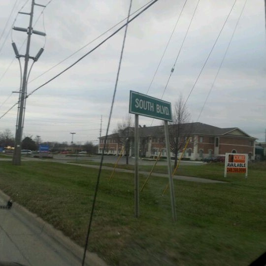 Rochester Rd & South Blvd Intersection in Rochester Hills