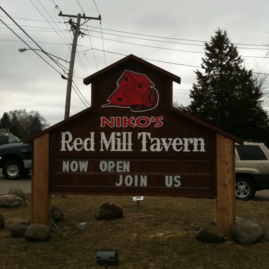 Photo taken at Niko&#39;s Red Mill Tavern by Ron B. on 3/12/2011