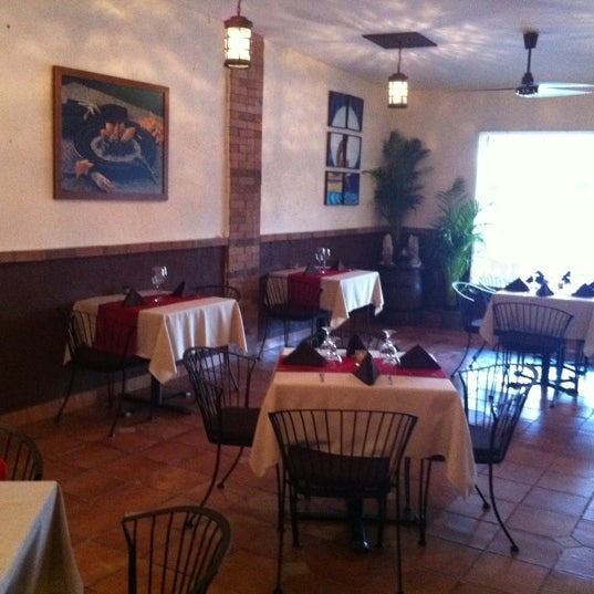 Foto diambil di Peter&#39;s Restaurante oleh Ingrid pada 7/25/2011