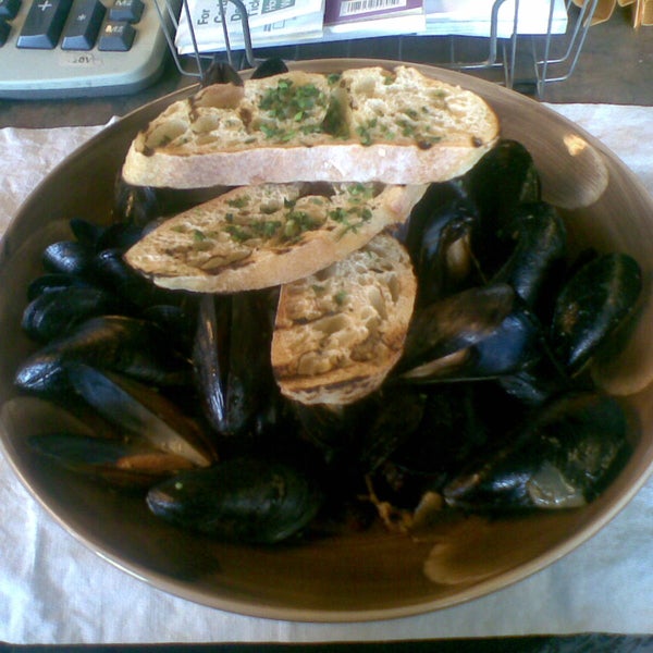 delicious pan roasted mussels