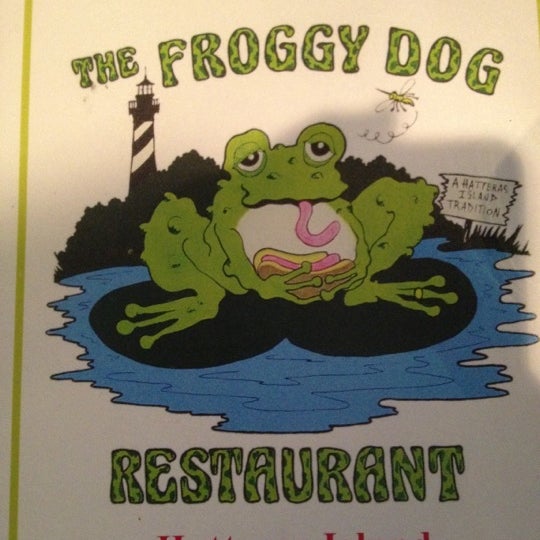 รูปภาพถ่ายที่ The Froggy Dog โดย Amanda K. เมื่อ 7/20/2012