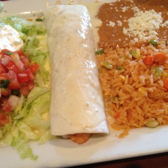 7/26/2012 tarihinde Jinine J.ziyaretçi tarafından La Fiesta Mexican Restaurant'de çekilen fotoğraf