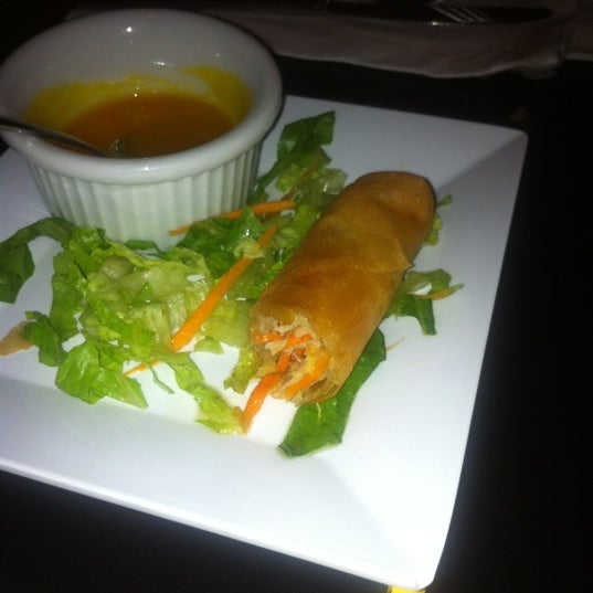 Photo taken at Nigiri Sushi Bar &amp; Restaurant by Christian on 8/13/2012
