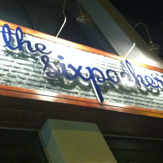 6/23/2012 tarihinde Hüseyin S.ziyaretçi tarafından Efes Sports Pub'de çekilen fotoğraf