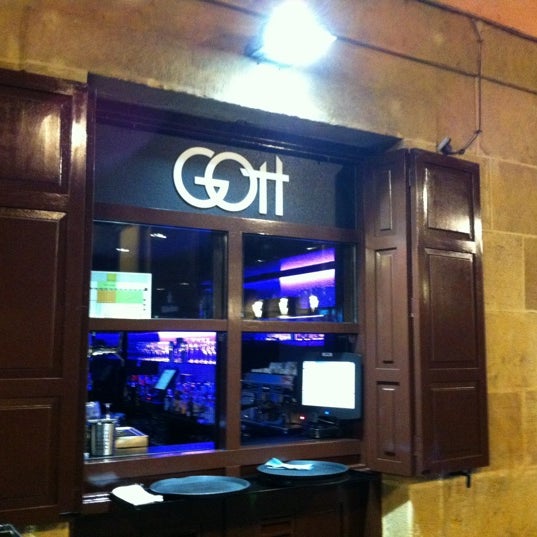 Photo taken at Gott by María A. on 10/17/2011