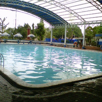 Foto Di Sampoerna Swimming Pool Piscina