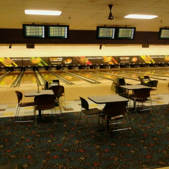 Das Foto wurde bei AMF South Hills Lanes von Rickey S. am 4/25/2012 aufgenommen