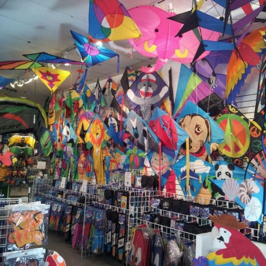 Photo taken at San Francisco Kite Company by Guillaume D. on 3/12/2012