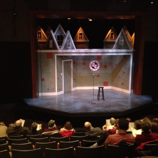 รูปภาพถ่ายที่ Theater J โดย Irina M. เมื่อ 1/22/2012