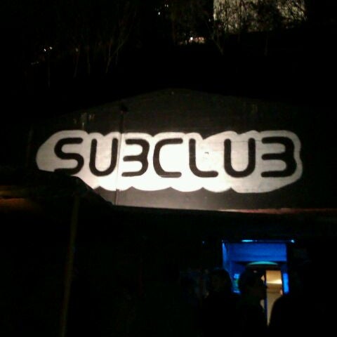 Foto tirada no(a) Subclub por Zetuzeta M. em 1/13/2012