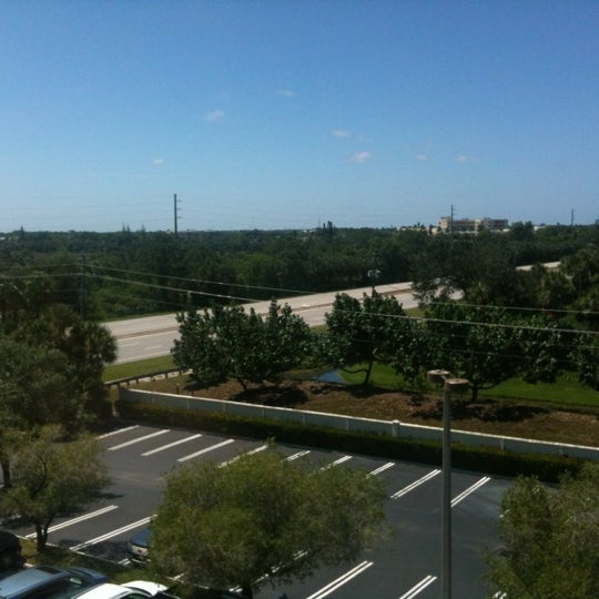 Three Palms Plaza Admiral S Cove 72 Visitors