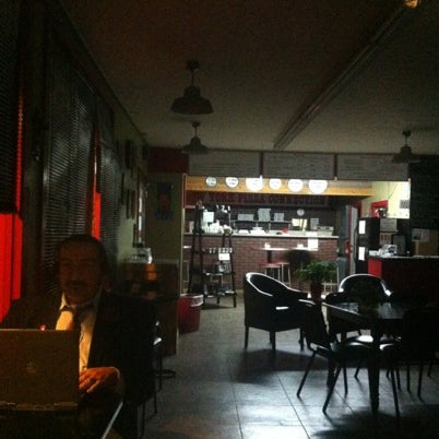 รูปภาพถ่ายที่ Mobius Coffeehouse โดย TheSquirrel เมื่อ 8/1/2012