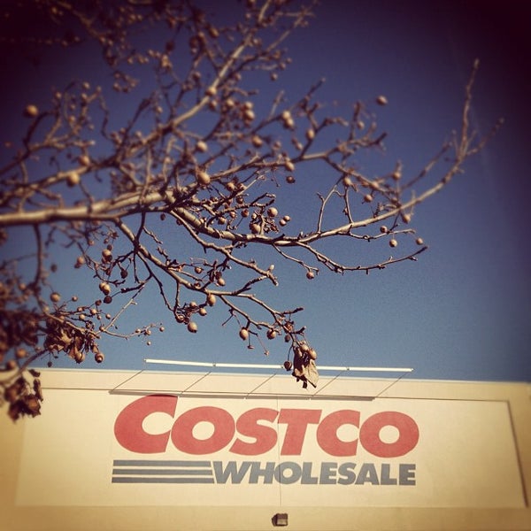 Costco - East Hanover에서 할인 매장일에서의 사진