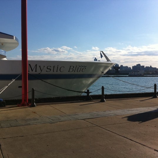 Снимок сделан в Mystic Blue Cruises пользователем Noel V. 9/17/2011