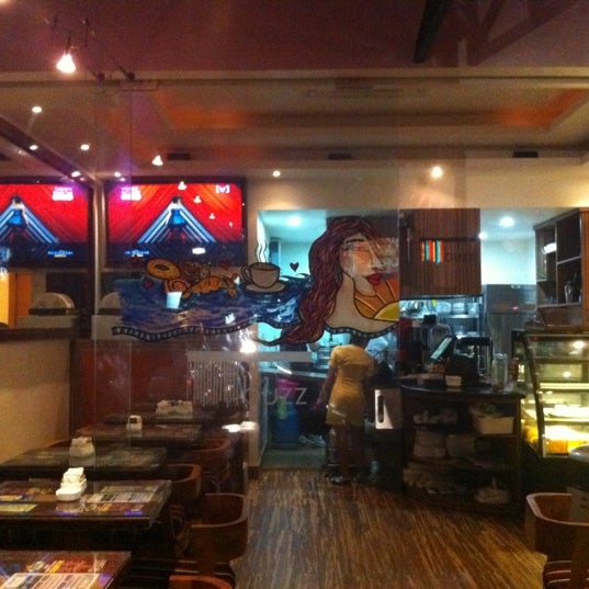 1/1/2012 tarihinde Manuziyaretçi tarafından Buzz Cafe'de çekilen fotoğraf