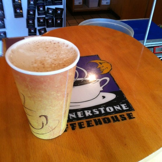 Foto diambil di Cornerstone Coffeehouse oleh David S. pada 6/19/2012