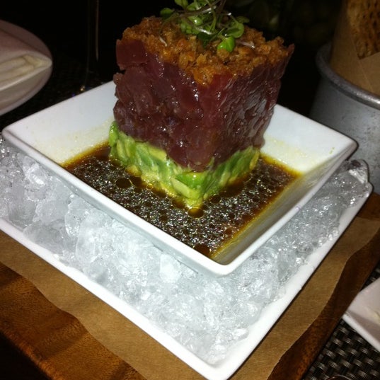 Foto diambil di BLT Steak oleh Mariya O. pada 10/31/2011