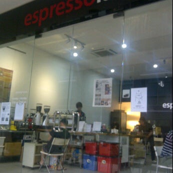Photo taken at espressolab by Walski o. on 5/1/2012