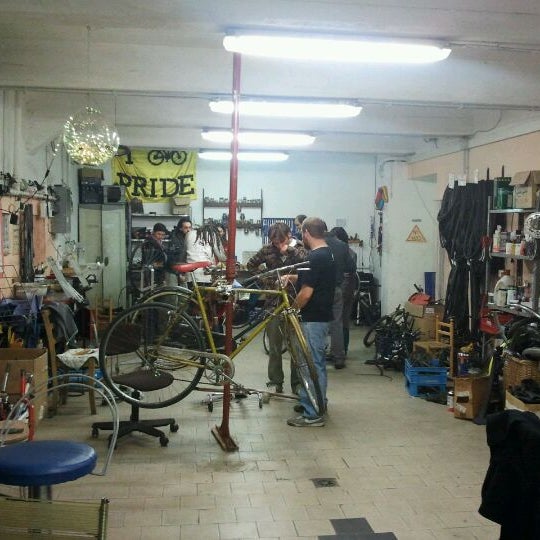 Photo taken at Ciclofficina Centrale Associazione Ciclonauti by Saverio P. on 11/30/2011