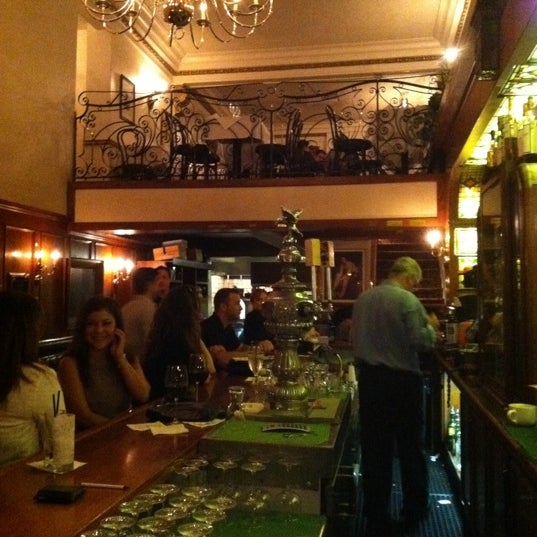 6/18/2011 tarihinde Brad S.ziyaretçi tarafından Dobson&#39;s Bar &amp; Restaurant'de çekilen fotoğraf