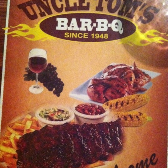 Foto scattata a Original Uncle Tom&#39;s Barbecue da Felipe O. il 9/6/2011