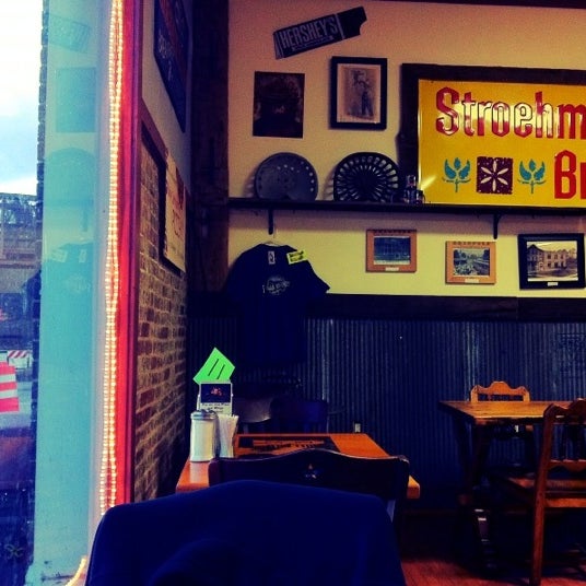 1/1/2012에 banafsheh g.님이 Falls Market Restaurant &amp; General Store에서 찍은 사진