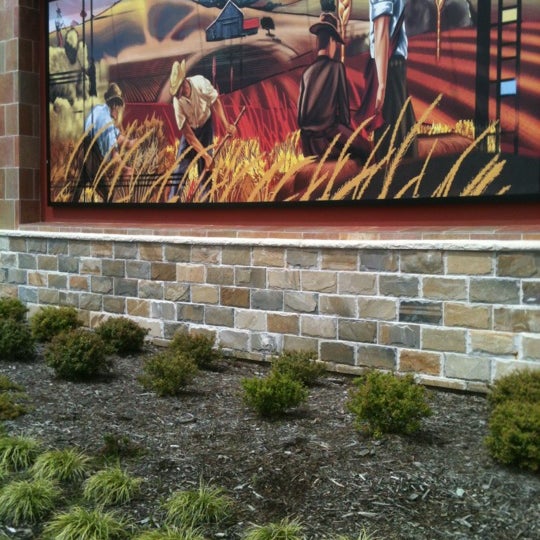 รูปภาพถ่ายที่ BJ&#39;s Restaurant &amp; Brewhouse โดย Angie R. เมื่อ 3/31/2012